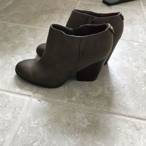 Excellent Condition Tommy Hillfiger booties.
